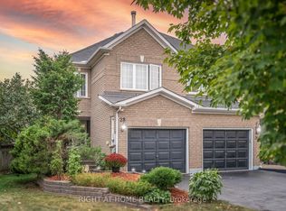 28 Foxtail Rdg, Newmarket, ON L3X 1Z6