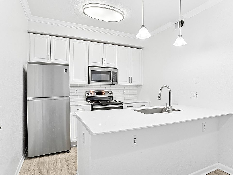 Unit 1207 B3 2BED 2 BATH 936 SQFT 7
