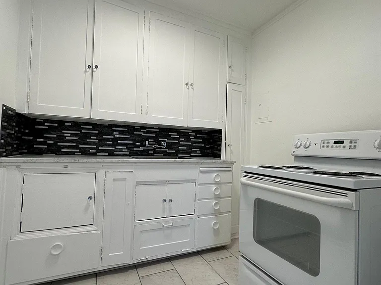 333 Summit Ave E #204 — Photo 22