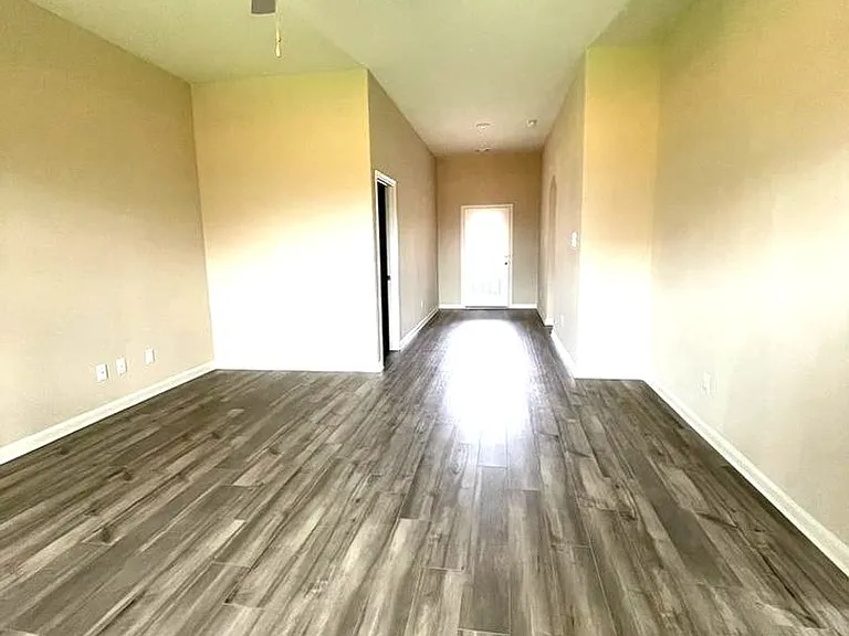 1149 Beaverwood Ln — Photo 3