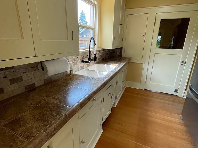 5253 NE 30th Ave — Photo 10