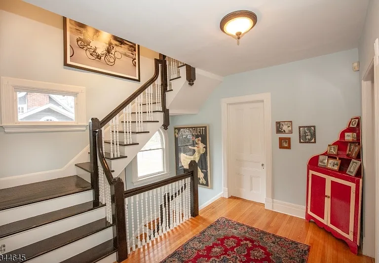 110 Montclair Ave — Photo 41