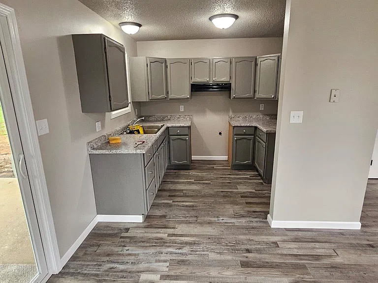 1380 E 1750th Rd — Photo 3