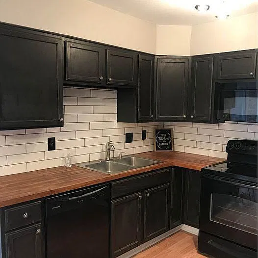 1208 Manassas Ct — Photo 2