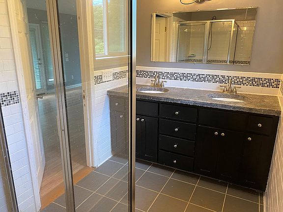 4th image of 82 Rocky Ln