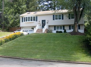 430 Wildwood Rd, Northvale, NJ 07647