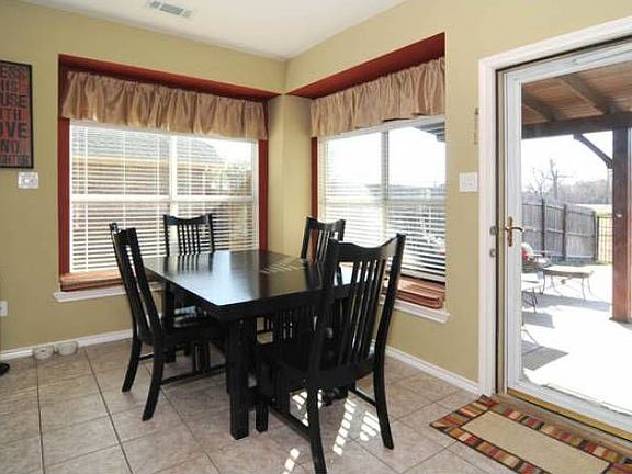 Cozy Breakfast Nook