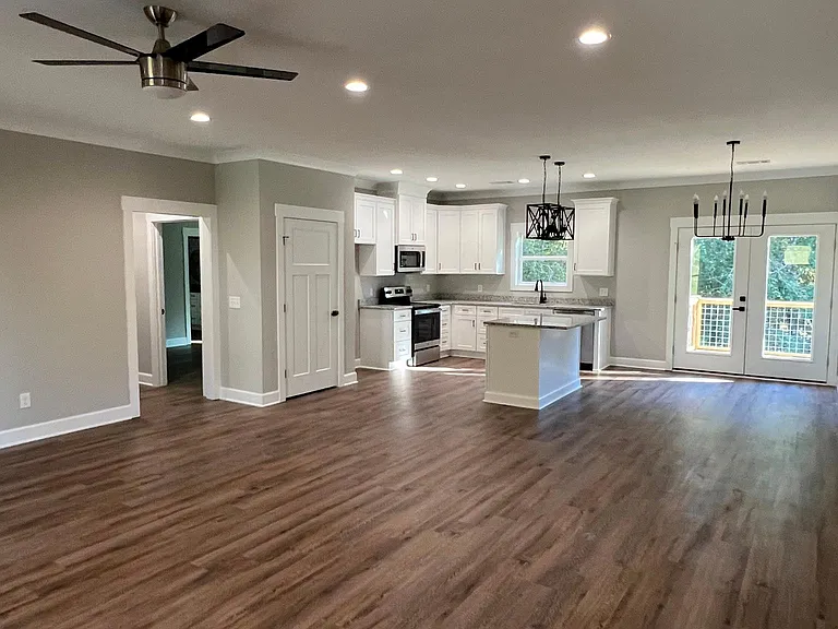 16477 Chase Cir — Photo 2