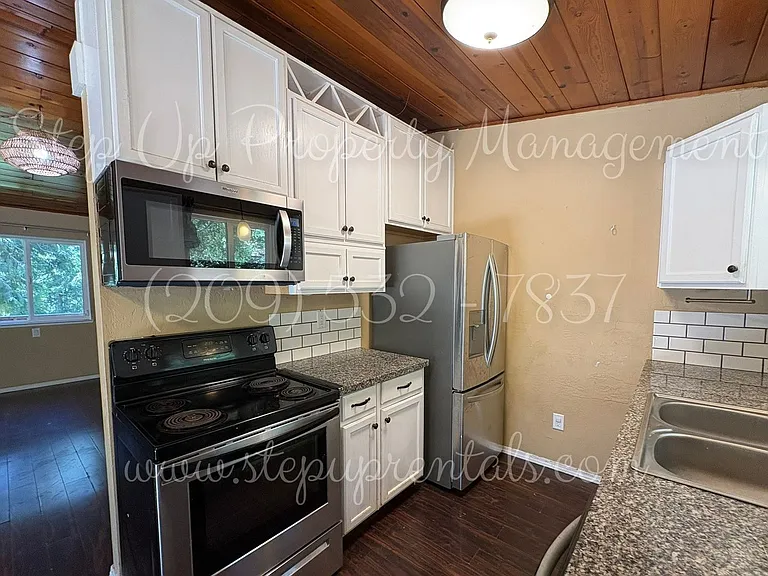 22400 Broken Bough Ln — Photo 7