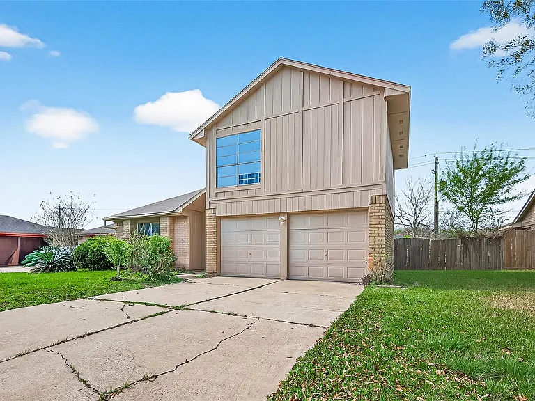 710 Beechbend Dr — Photo 2