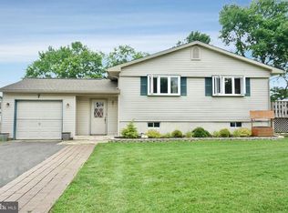 7 Benedette Dr, Waterford Works, NJ 08089