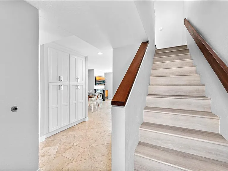 2140 Orinda Dr #B — Photo 8