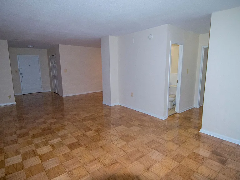 Steward Tower Apartments — Photo 46