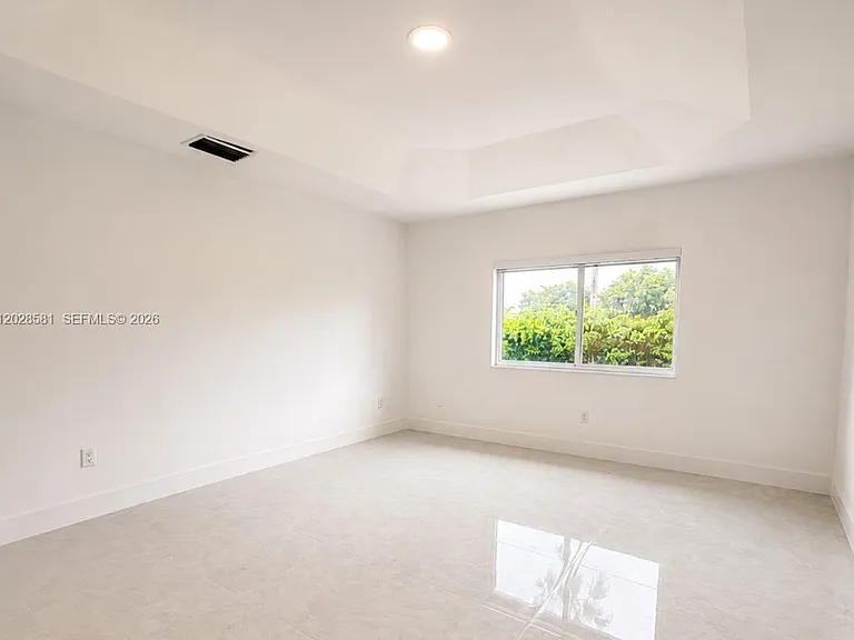 11244 NW 58th Ter — Photo 14
