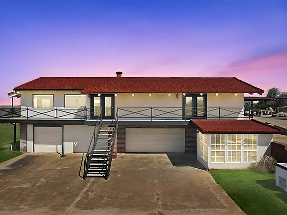 2nd image of 103 Park Dr
