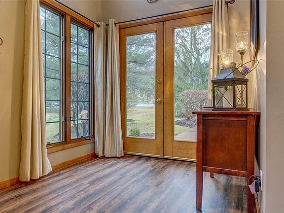 3rd image of 6670 Old Royalton Rd #1