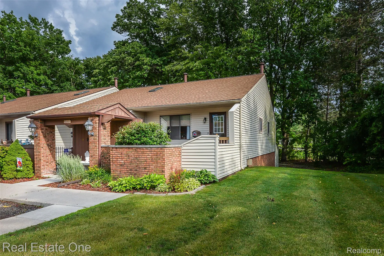 25691 Lexington Dr #6 photo 1