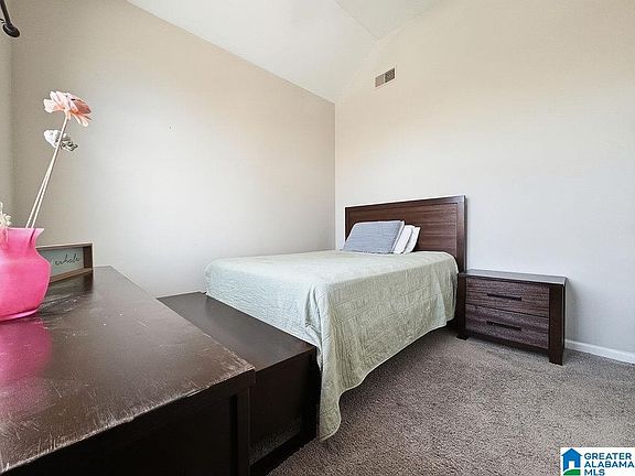 5th image of 479 Summit Way