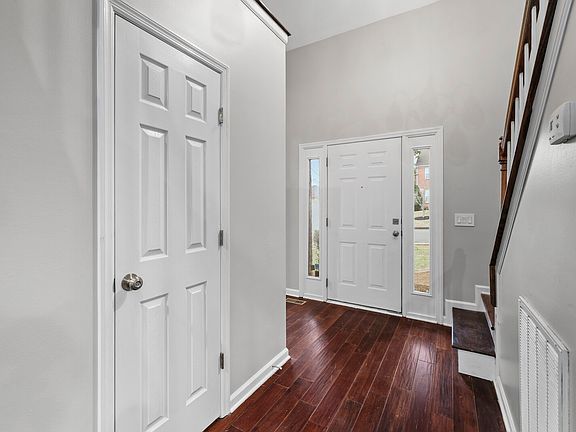 5th image of 7104 Calderwood Dr