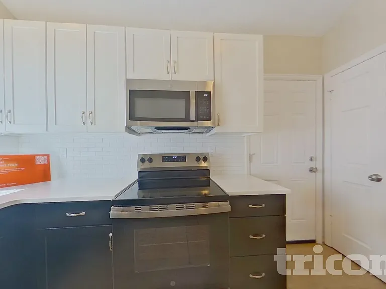 1721 S Genoa Way — Photo 6