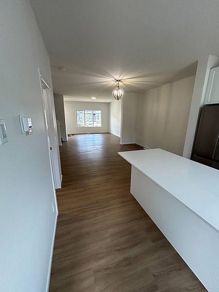 Edmonton House for rent - 3 Bedrooms — photo 4