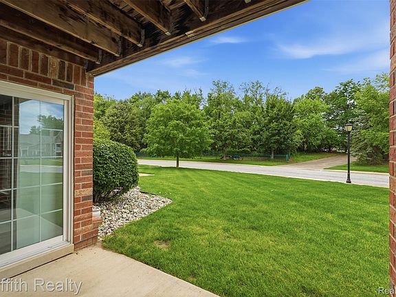 4th image of 4271 Deeside Dr