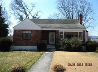 2722 Tremont Dr NW, Roanoke, VA 24017