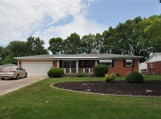 716 Orchard Ln, Greenwood, IN 46142