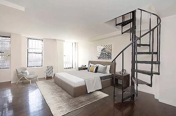 1st image of 39 E 1st St #D1