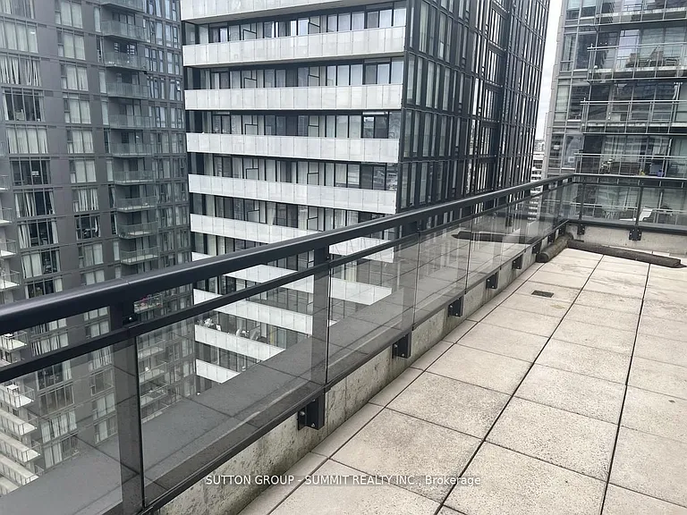 17 Dundonald St #1704 — Photo 16