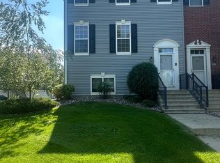 1527 Coneflower Ln, Shakopee, MN 55379