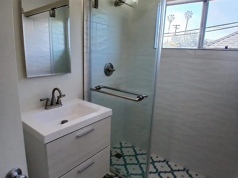 317 Walnut Ave #6 — Photo 24