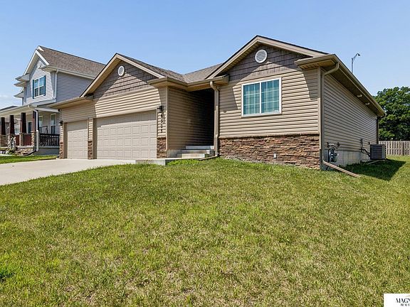 3rd image of 6305 Whitewater Ln