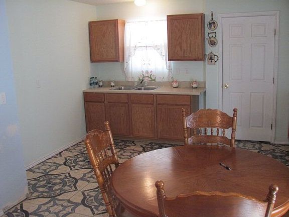 4th image of 1413 W 12th St