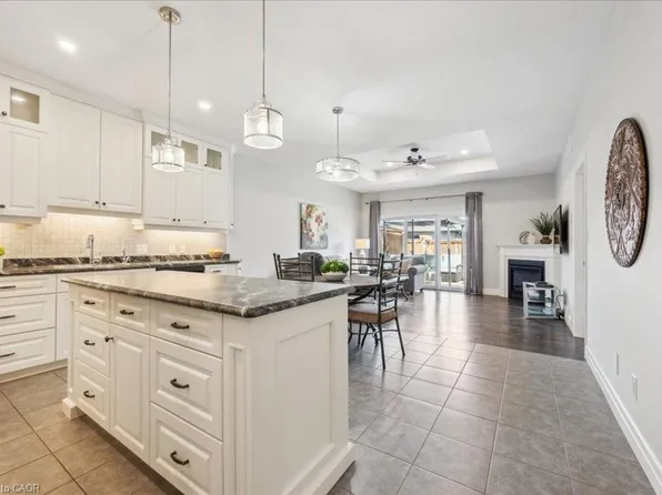 28 Bur Oak Dr, Woolwich, ON N3B 0C6