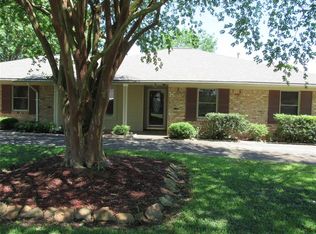 121 Lazy Ln, Baytown, TX 77520