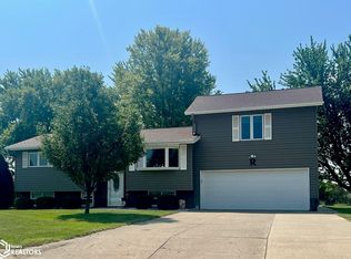 810 Nishnabotna Dr, Manning, IA 51455