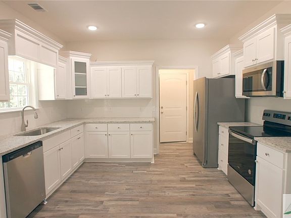 4th image of 133 Freshwater Lane NE