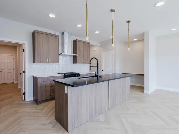 21 Cessy St, Saint Albert, AB T8T 2E2