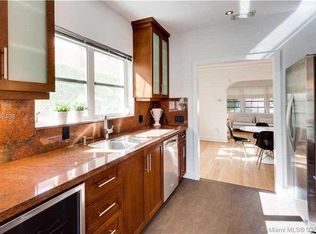 528 NW Sandra Ln, Burleson, TX 76028