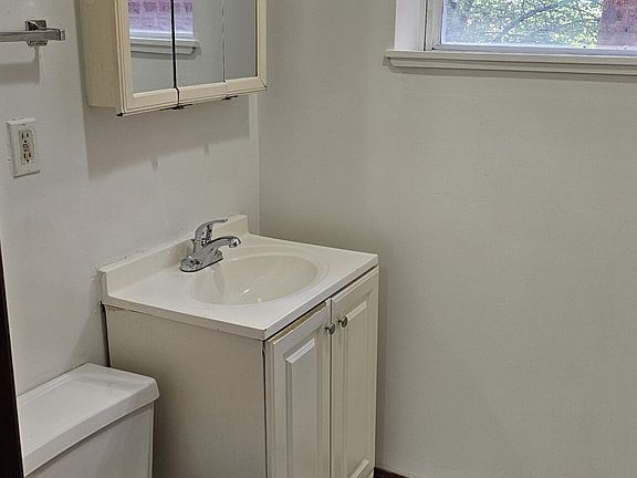 3rd image of 3153 W Argyle St APT 2W