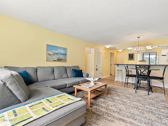 3rd image of 2304 Surfrider Cir #C