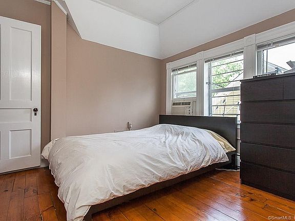2nd image of 831 Chapel St APT 4