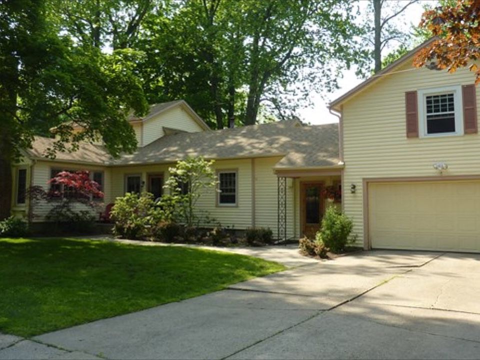 1st image of 33 Oakland Pl