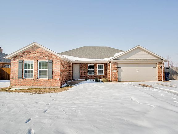 3rd image of 3926 Plantation Dr