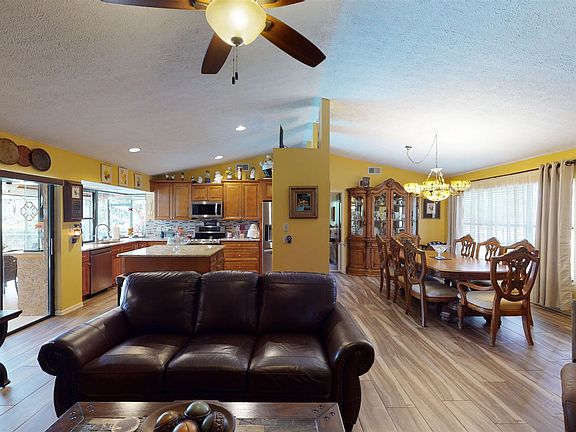 3rd image of 2520 SW Monterrey Ln