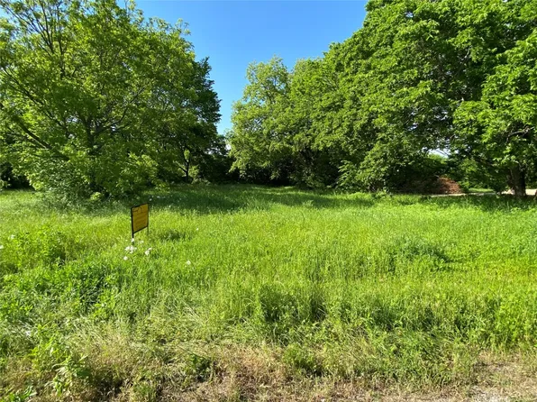 104 E Miller St, Whitewright, TX 75491