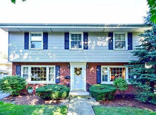 801 S Kent Ave, Elmhurst, IL 60126