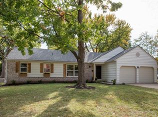 7715 W 97th Ter, Overland Park, KS 66212