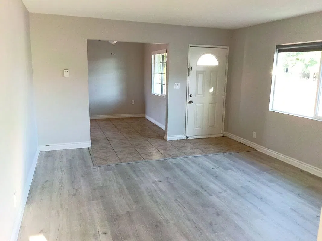 3 bed, 2.0 bath, 1044 sqft, $2,300 — Photo 3